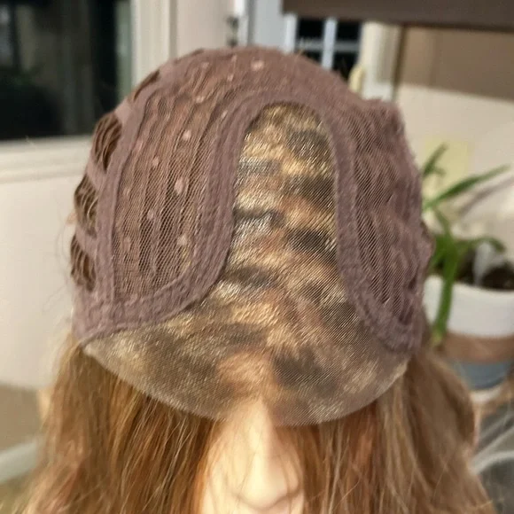 Belle Tress Coco in rare shade Nutella Buttercream - Picture 5 of 8